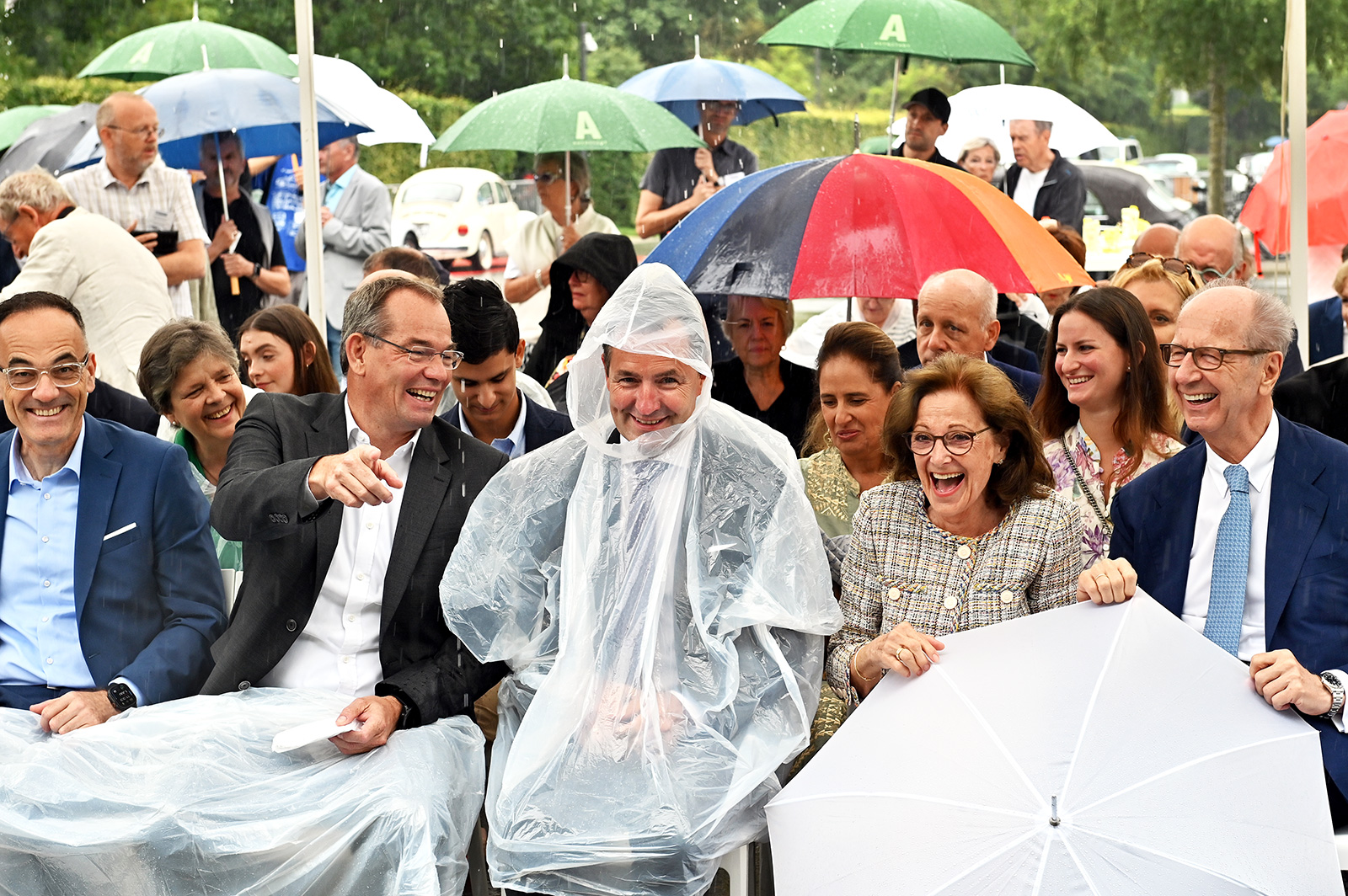 (v.l.n.r.) Jürgen Hasenpusch, Dr. Christian Vollmer, Thomas Schäfer, Hans Dieter Pötsch mit Ehefrau