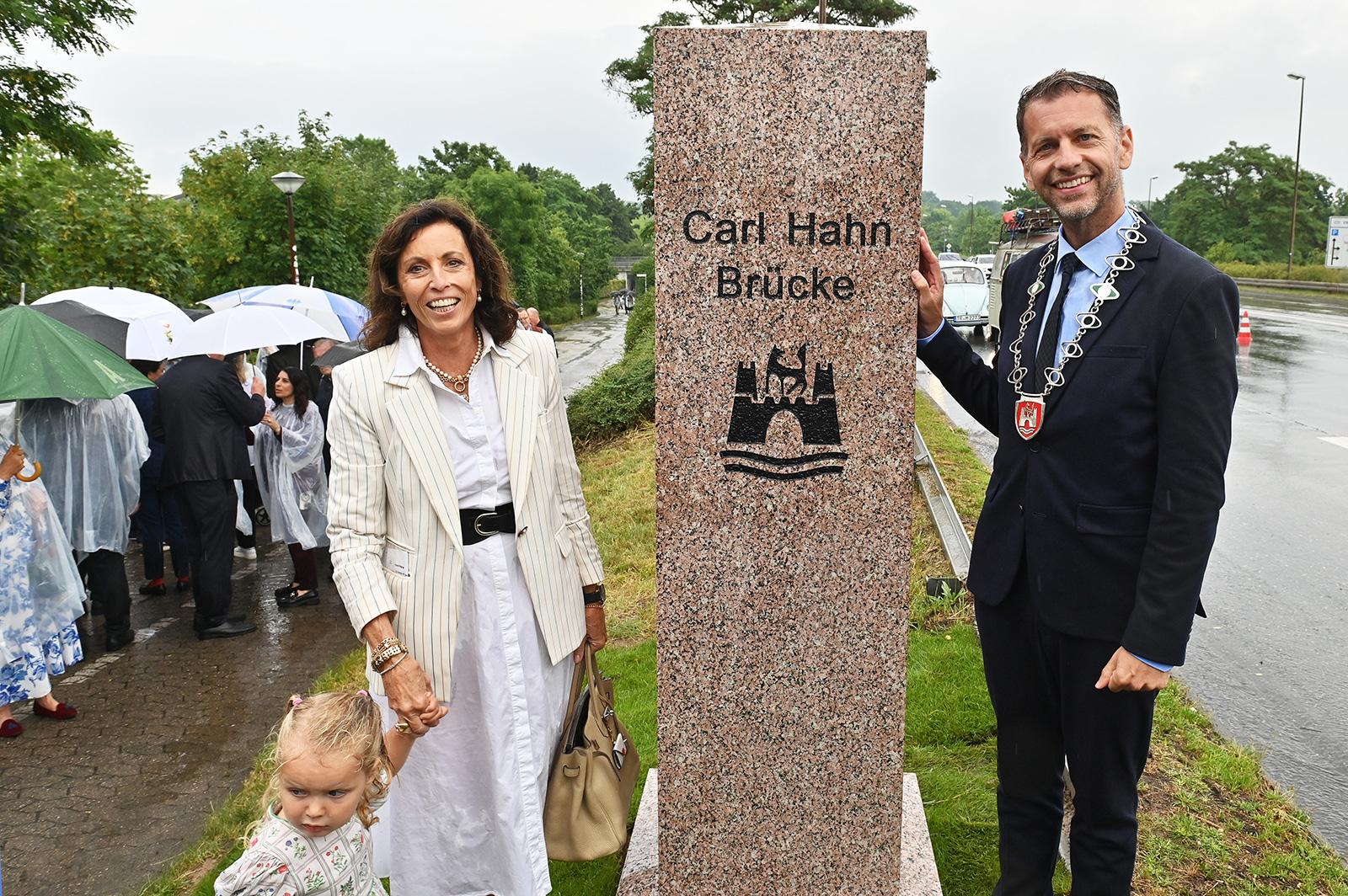 Pia Hahn und Oberbürgermeister Dennis Weilmann