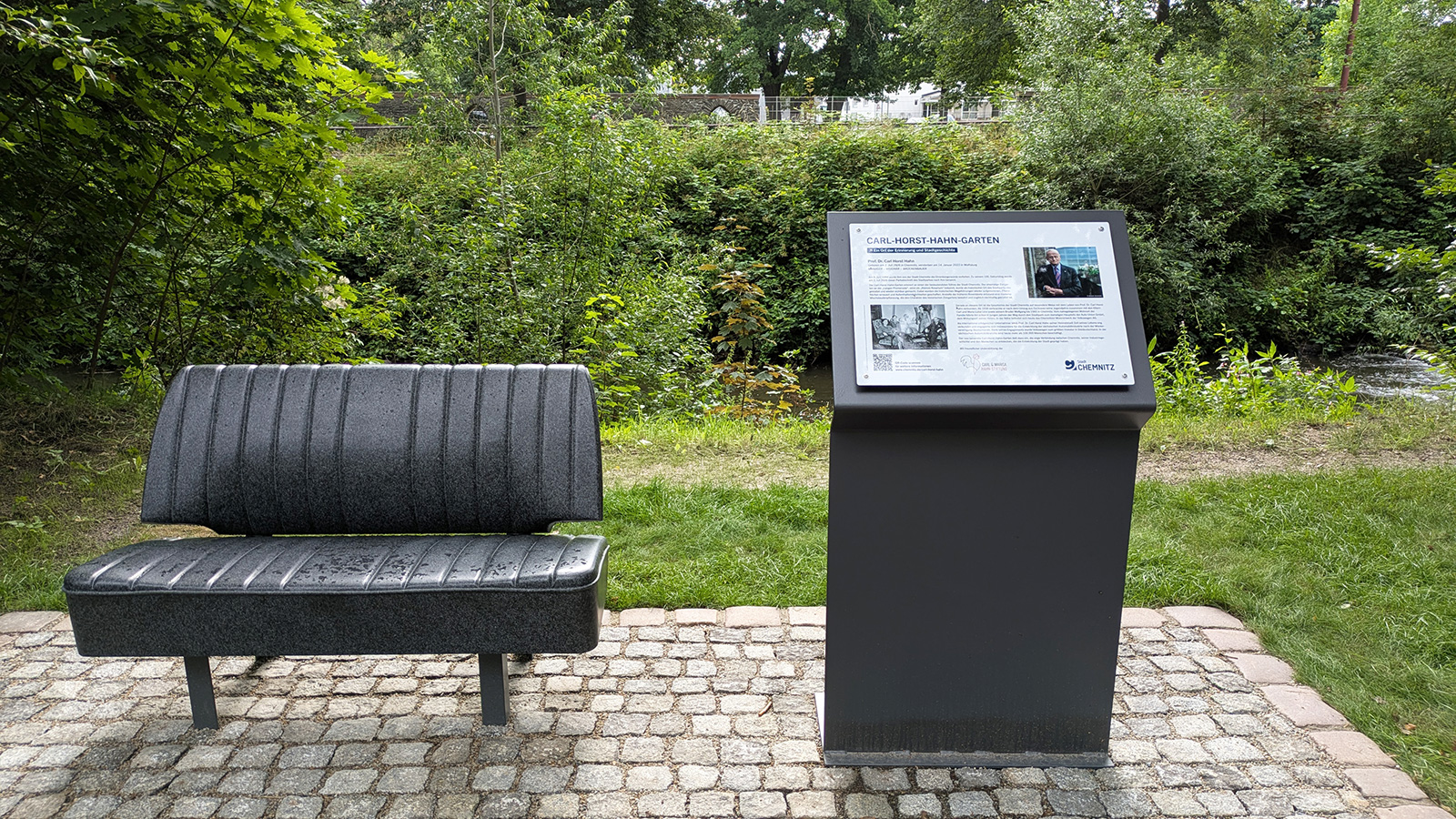 Historische Käferbank als originalgetreue Nachbildung